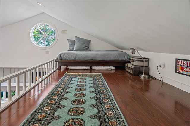 221 Park LN, Austin, TX 78704