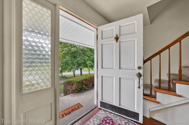 6084 Deguise Court, Rochester Hills, MI 48306