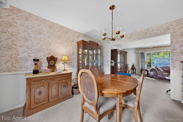 6084 Deguise Court, Rochester Hills, MI 48306