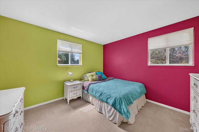 6084 Deguise Court, Rochester Hills, MI 48306