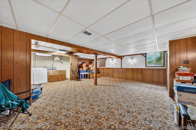 6084 Deguise Court, Rochester Hills, MI 48306