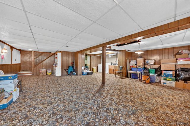 6084 Deguise Court, Rochester Hills, MI 48306