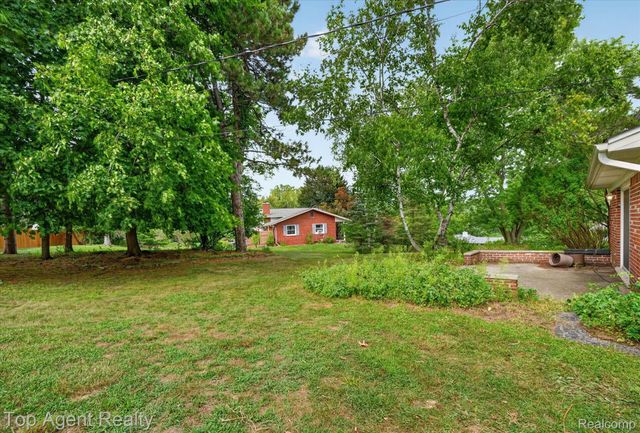 6084 Deguise Court, Rochester Hills, MI 48306