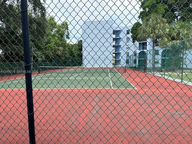 9460 Fontainebleau Blvd 129, Miami, FL 33172