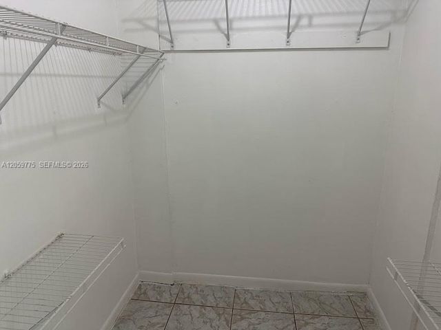9460 Fontainebleau Blvd 129, Miami, FL 33172