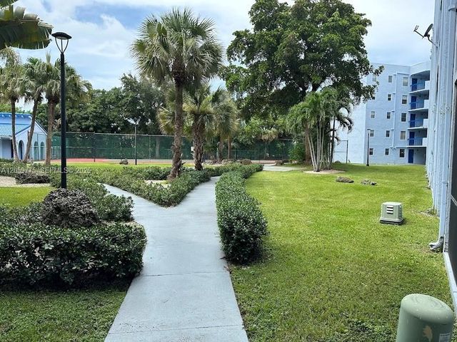 9460 Fontainebleau Blvd 129, Miami, FL 33172