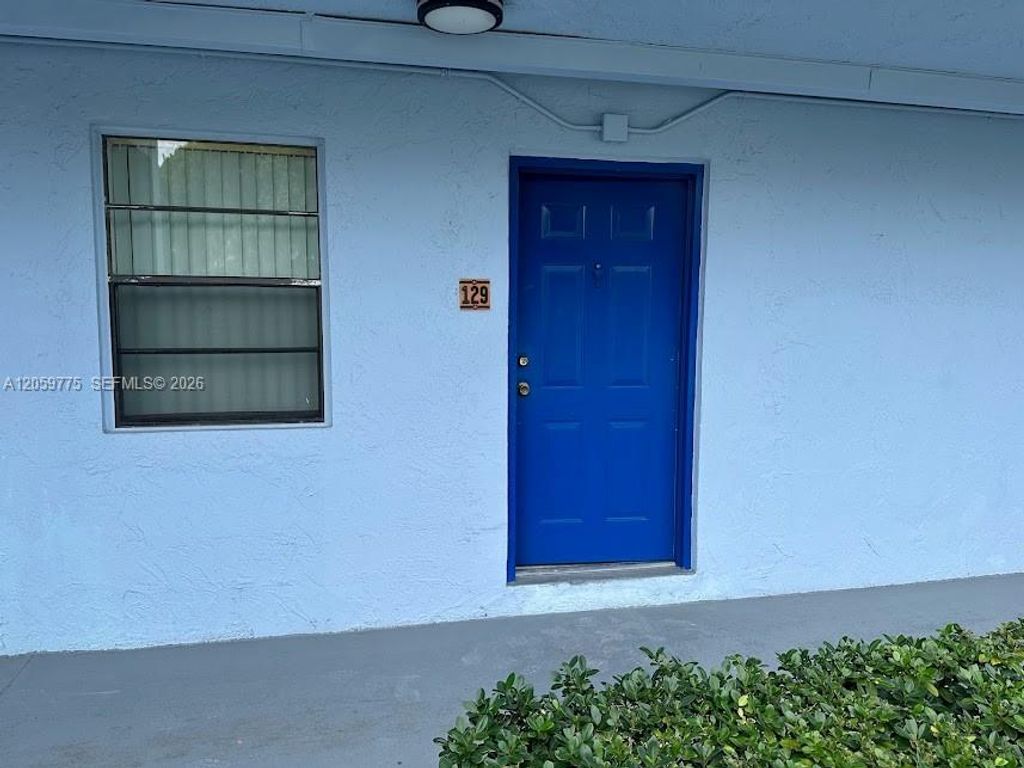9460 Fontainebleau Blvd 129, Miami, FL 33172