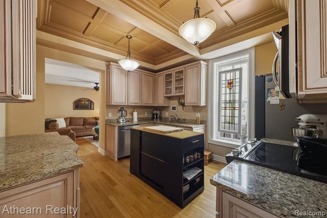 325 Lake Street, Howell, MI 48843