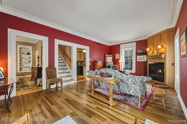 325 Lake Street, Howell, MI 48843