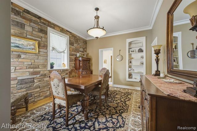 325 Lake Street, Howell, MI 48843