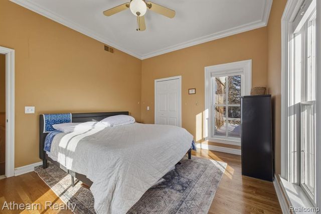 325 Lake Street, Howell, MI 48843