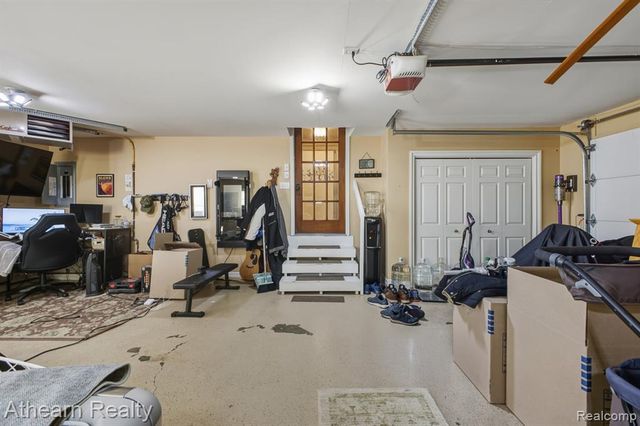 325 Lake Street, Howell, MI 48843