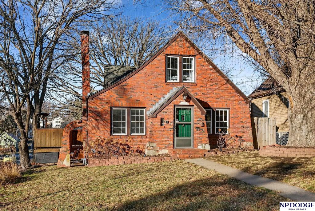 2704 N 65th Street, Omaha, NE 68104