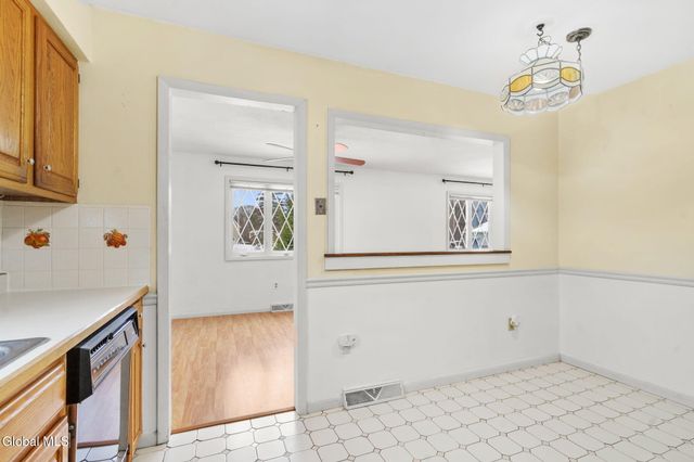 1041 Gates Drive, Schenectady, NY 12306