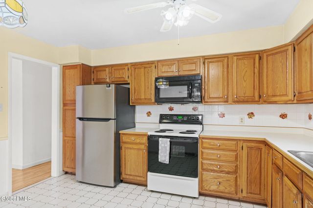 1041 Gates Drive, Schenectady, NY 12306