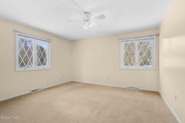 1041 Gates Drive, Schenectady, NY 12306