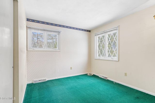 1041 Gates Drive, Schenectady, NY 12306