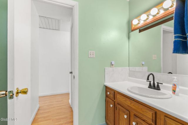 1041 Gates Drive, Schenectady, NY 12306