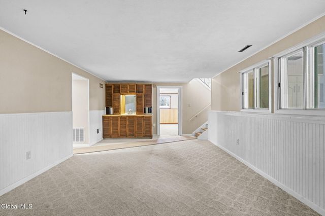 1041 Gates Drive, Schenectady, NY 12306