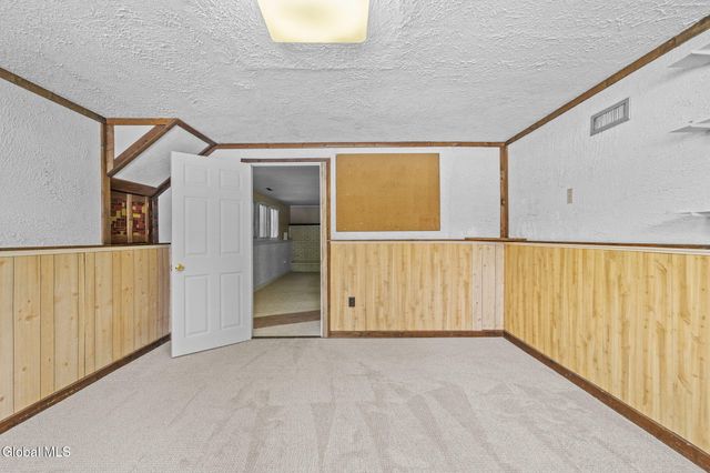 1041 Gates Drive, Schenectady, NY 12306