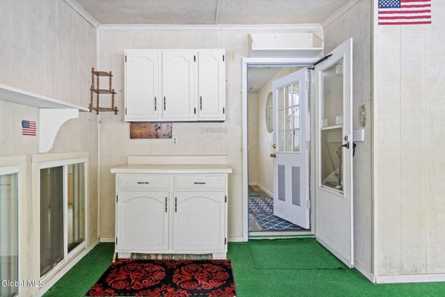 1041 Gates Drive, Schenectady, NY 12306