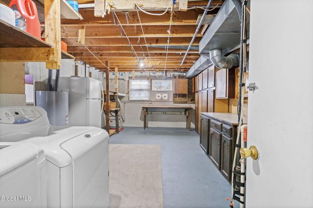 1041 Gates Drive, Schenectady, NY 12306