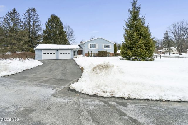 1041 Gates Drive, Schenectady, NY 12306