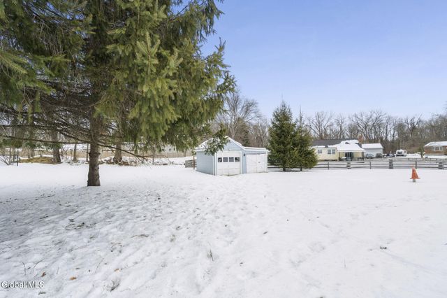 1041 Gates Drive, Schenectady, NY 12306