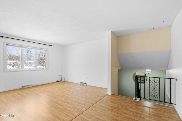 1041 Gates Drive, Schenectady, NY 12306