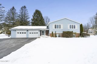 1041 Gates Drive, Schenectady, NY 12306