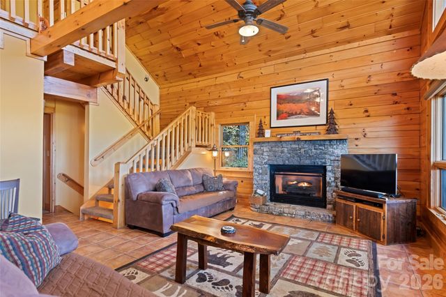 582 Tsalagi Trail, Maggie Valley, NC 28751