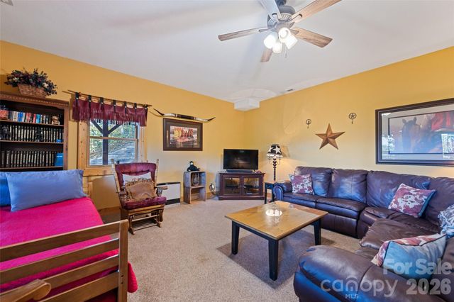 582 Tsalagi Trail, Maggie Valley, NC 28751