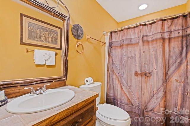 582 Tsalagi Trail, Maggie Valley, NC 28751