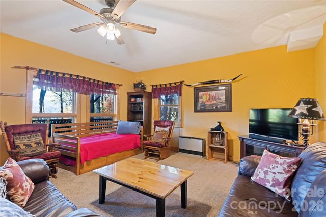 582 Tsalagi Trail, Maggie Valley, NC 28751