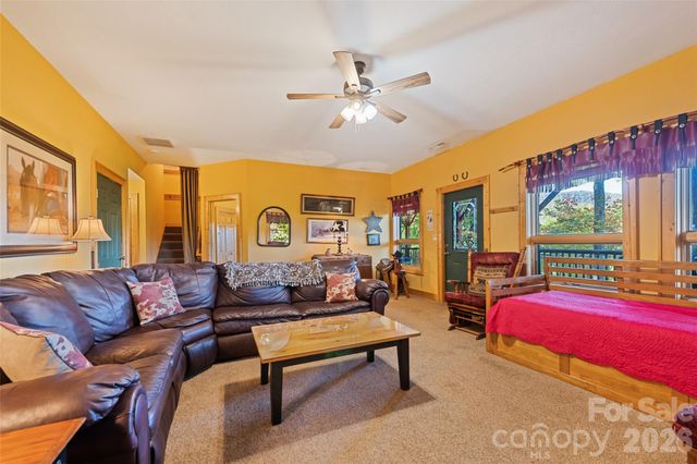 582 Tsalagi Trail, Maggie Valley, NC 28751