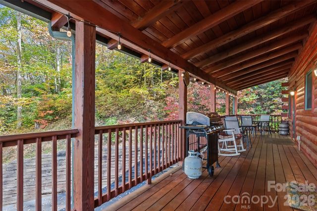 582 Tsalagi Trail, Maggie Valley, NC 28751