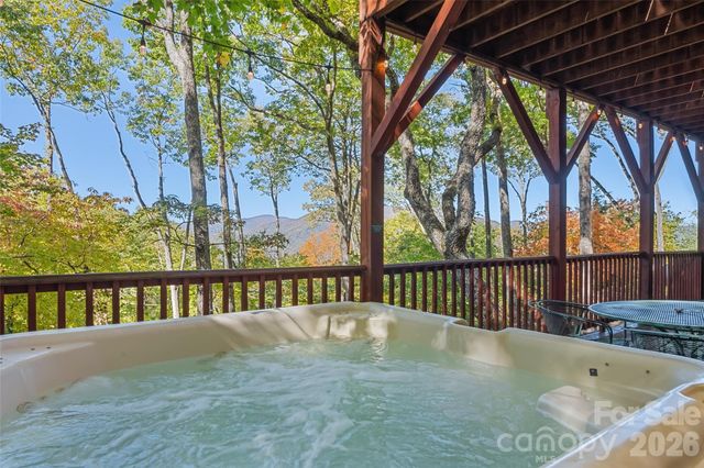 582 Tsalagi Trail, Maggie Valley, NC 28751