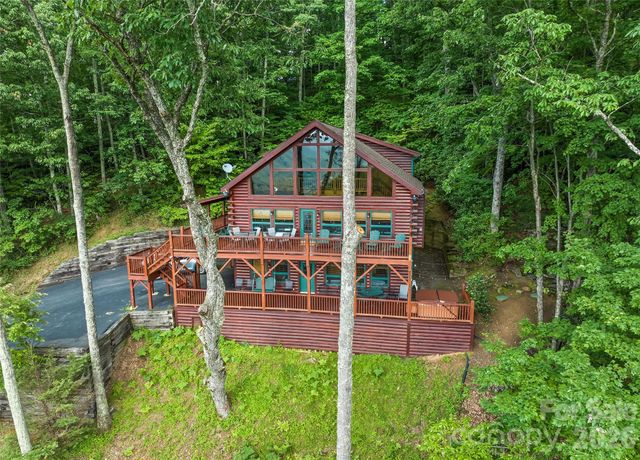 582 Tsalagi Trail, Maggie Valley, NC 28751