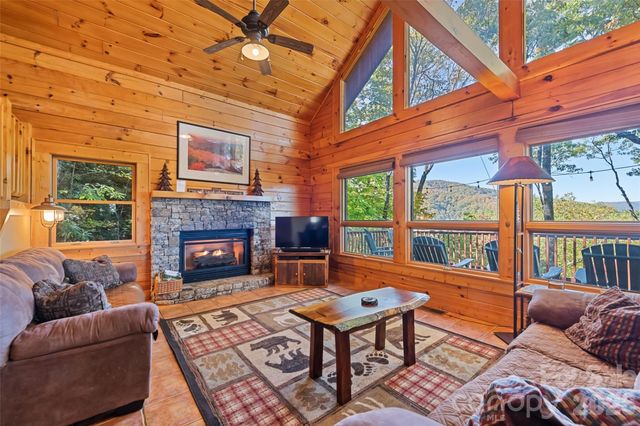 582 Tsalagi Trail, Maggie Valley, NC 28751