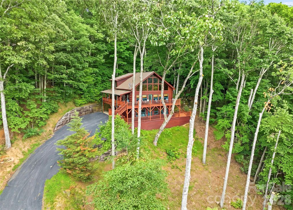 582 Tsalagi Trail, Maggie Valley, NC 28751