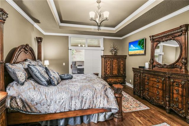 4517 NE Fairway Homes Drive, Lee's Summit, MO 64064