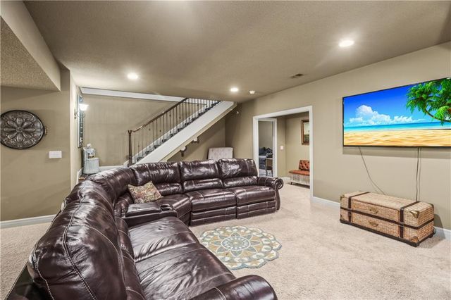 4517 NE Fairway Homes Drive, Lee's Summit, MO 64064