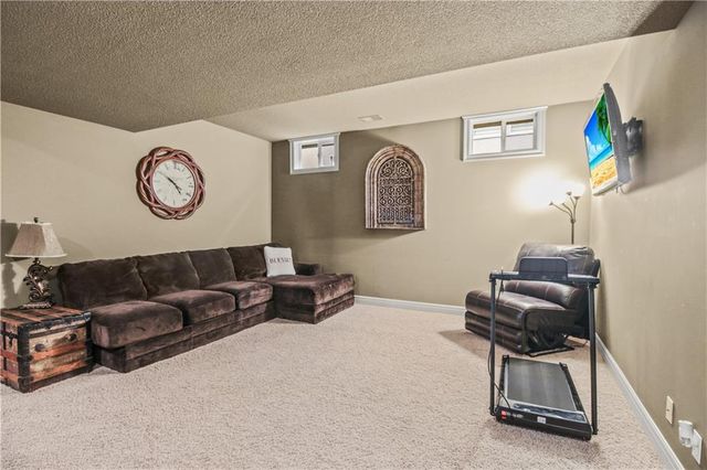 4517 NE Fairway Homes Drive, Lee's Summit, MO 64064