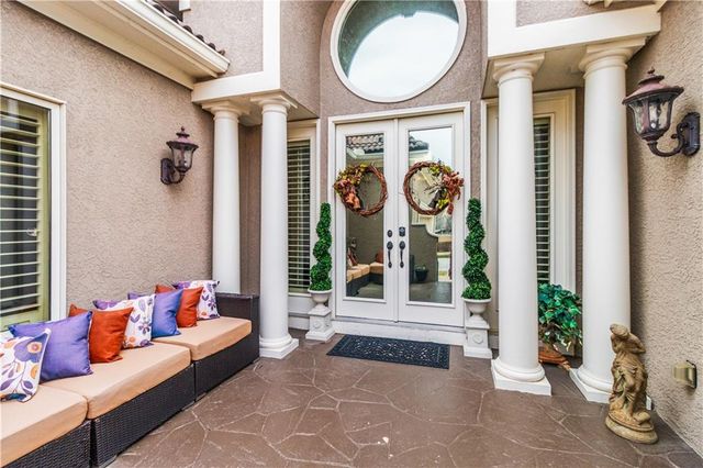 4517 NE Fairway Homes Drive, Lee's Summit, MO 64064