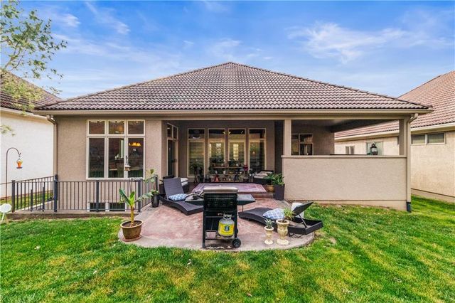 4517 NE Fairway Homes Drive, Lee's Summit, MO 64064