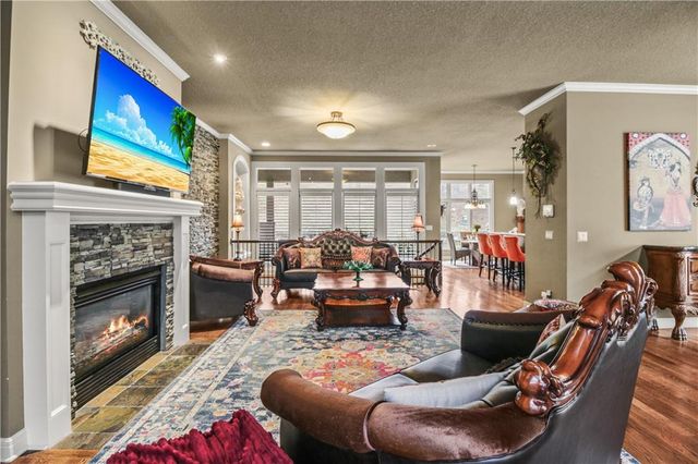 4517 NE Fairway Homes Drive, Lee's Summit, MO 64064