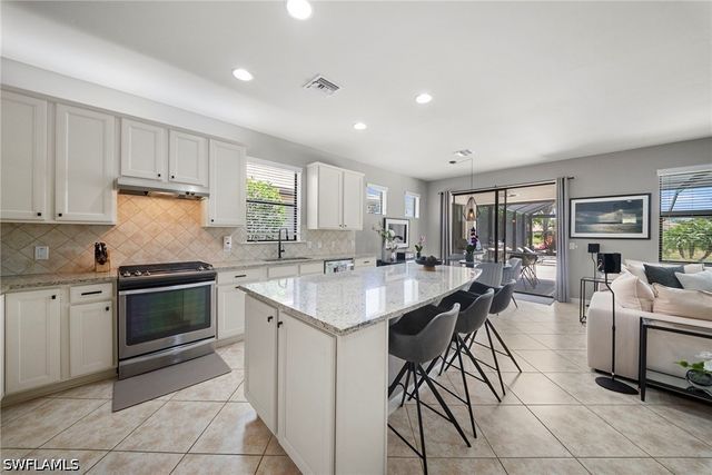 7052 Live Oak DR, Naples, FL 34114