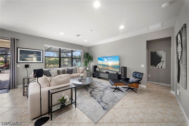 7052 Live Oak DR, Naples, FL 34114