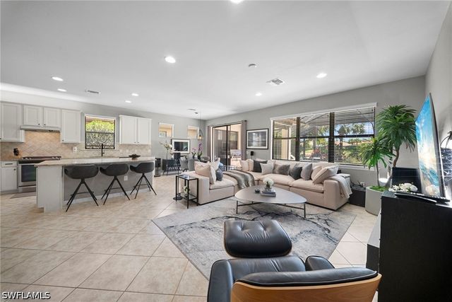 7052 Live Oak DR, Naples, FL 34114