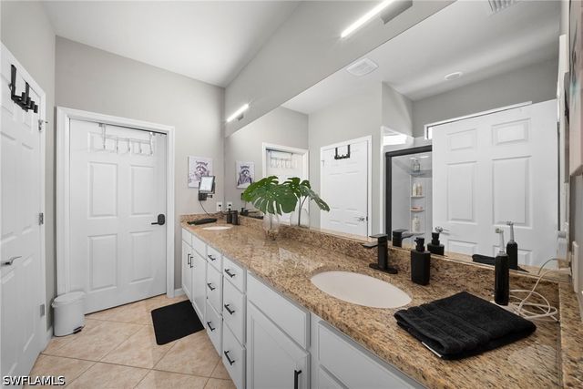 7052 Live Oak DR, Naples, FL 34114